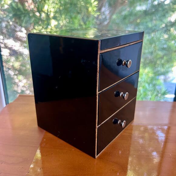 Vintage Otagiri Black Lacquer Jewelry Box with Mirror & Seashell Design - Picture 5 of 16